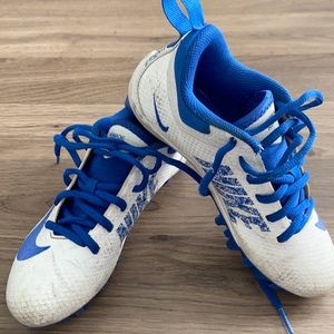 Nike Kids’ Alpha Huarache 7 Varsity Lacrosse Cleat